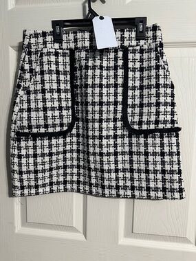 Women's Black & White Tweed Pocket Skirt